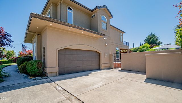 3270 Larue Drive, Medford, OR 97504