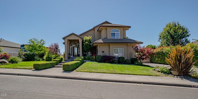 3270 Larue Drive, Medford, OR 97504