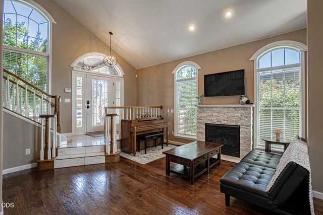 3270 Larue Drive, Medford, OR 97504