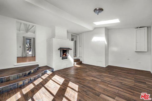 11810 Radio Drive, Los Angeles, CA 90064