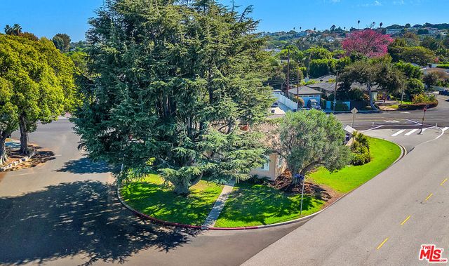 11810 Radio Drive, Los Angeles, CA 90064
