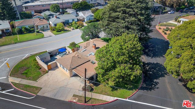 11810 Radio Drive, Los Angeles, CA 90064