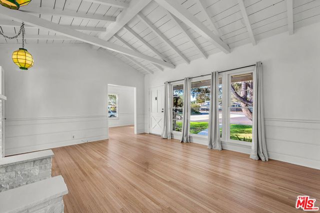 11810 Radio Drive, Los Angeles, CA 90064