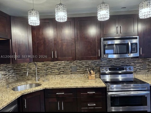 49 W Stratford Ln W 49D, Boynton Beach, FL 33436