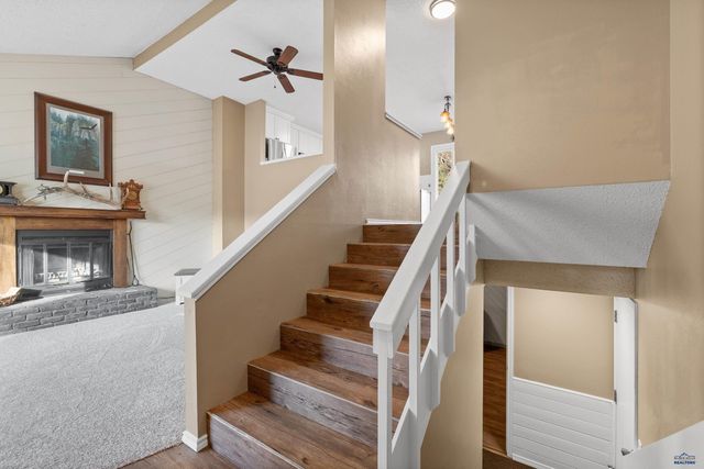 4810 COPPERHILL DR, Rapid City, SD 57702