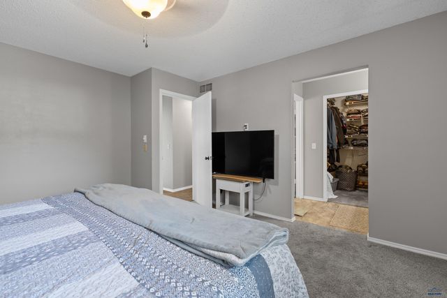 4810 COPPERHILL DR, Rapid City, SD 57702