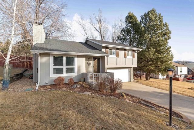 4810 COPPERHILL DR, Rapid City, SD 57702