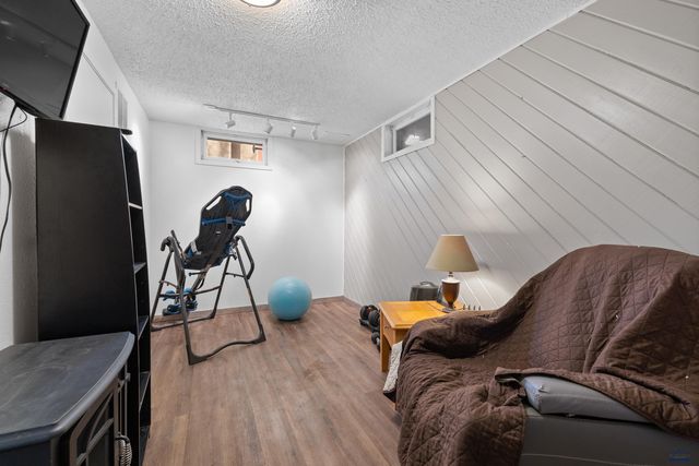 4810 COPPERHILL DR, Rapid City, SD 57702