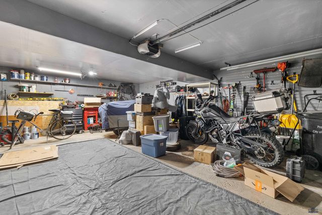 4810 COPPERHILL DR, Rapid City, SD 57702