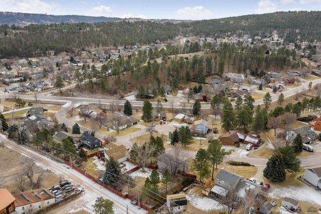 4810 COPPERHILL DR, Rapid City, SD 57702