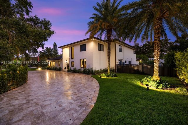 5720 SW 128th St, Pinecrest, FL 33156