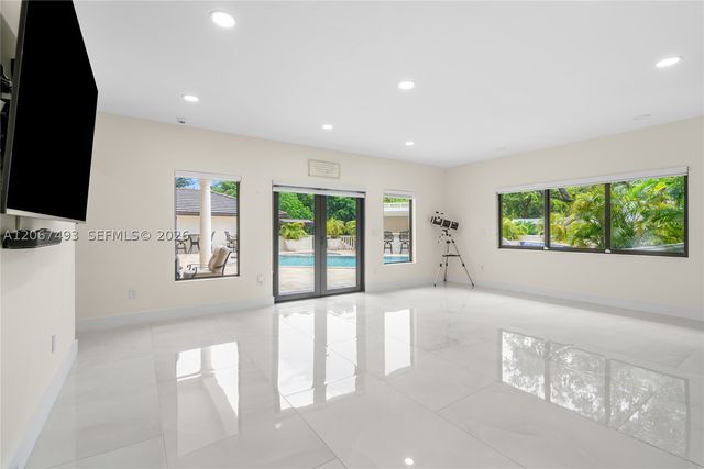 5720 SW 128th St, Pinecrest, FL 33156