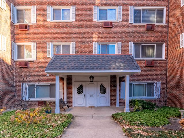800 Washington Boulevard 201, Oak Park, IL 60302
