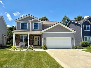 329 Beaver Run, Holly Township, MI 48442