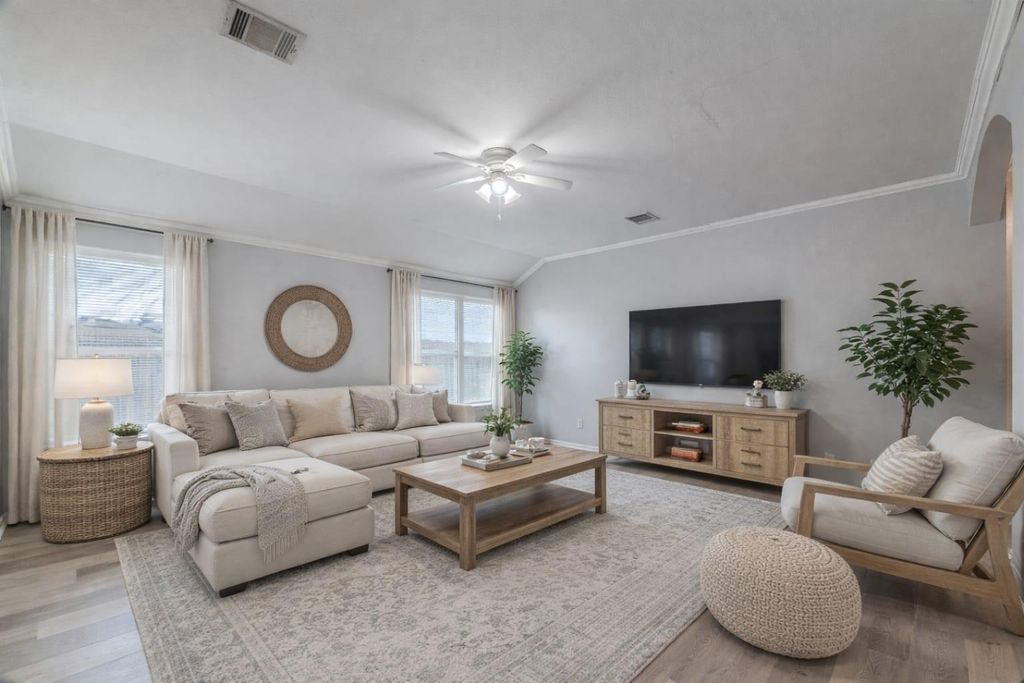 834 Elkhart Street, Houston, TX 77091