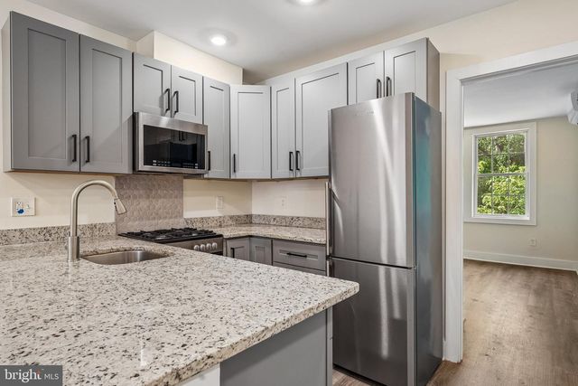 1821 T ST NW, Washington, DC 20009