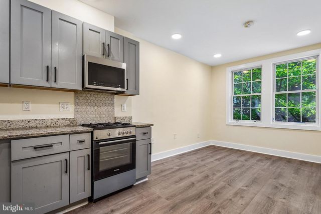 1821 T ST NW, Washington, DC 20009