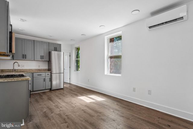 1821 T ST NW, Washington, DC 20009