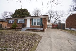 9711 Lancewood Rd, Louisville, KY 40229