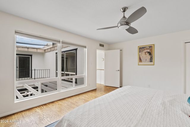 1902 E MEDLOCK Drive, Phoenix, AZ 85016