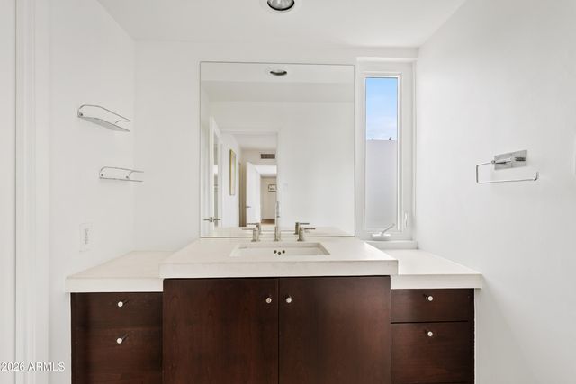 1902 E MEDLOCK Drive, Phoenix, AZ 85016