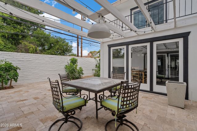 1902 E MEDLOCK Drive, Phoenix, AZ 85016
