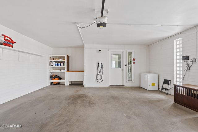 1902 E MEDLOCK Drive, Phoenix, AZ 85016