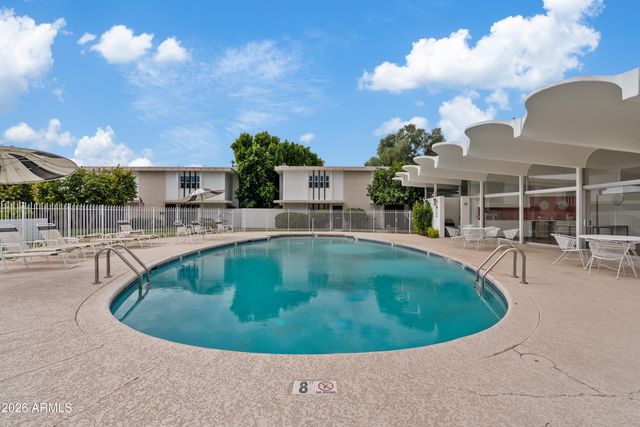 1902 E MEDLOCK Drive, Phoenix, AZ 85016