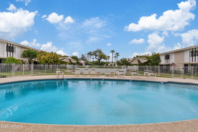 1902 E MEDLOCK Drive, Phoenix, AZ 85016