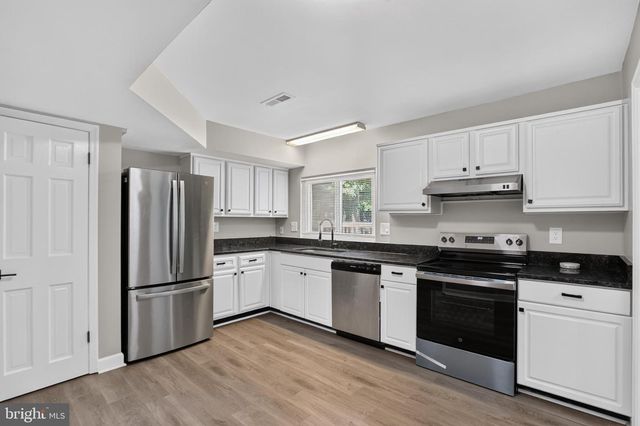2421 YORK CT, Waldorf, MD 20602