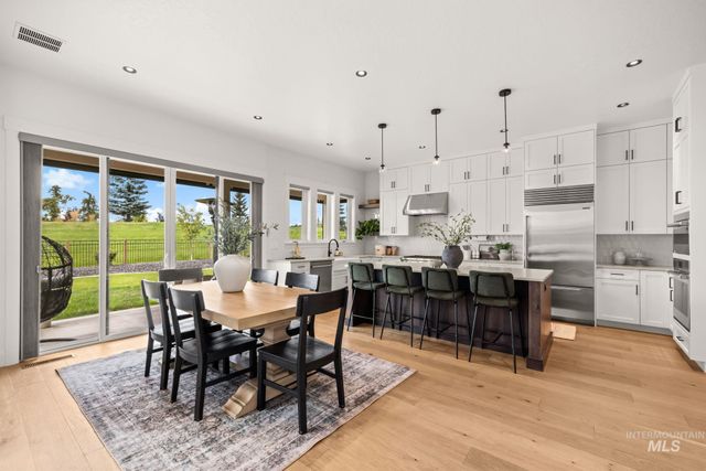 1523 N Morehouse Ave, Eagle, ID 83616