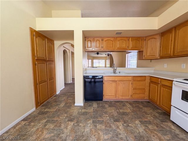 1371 Di Blasi Drive 101, Las Vegas, NV 89119