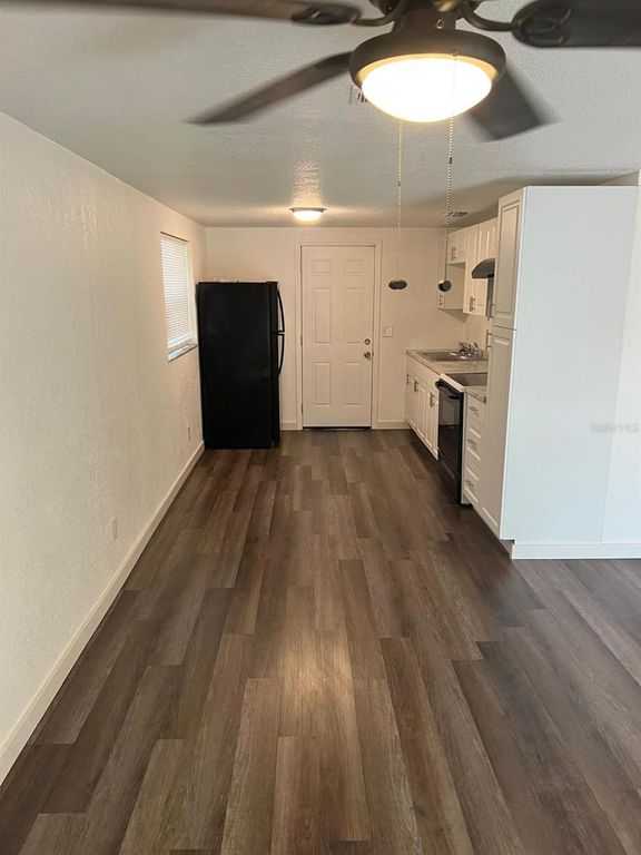 Image 3 of property listing at 10702 N 14TH STREET 2, Tampa, FL 33612