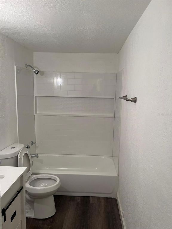 Image 7 of property listing at 10702 N 14TH STREET 2, Tampa, FL 33612