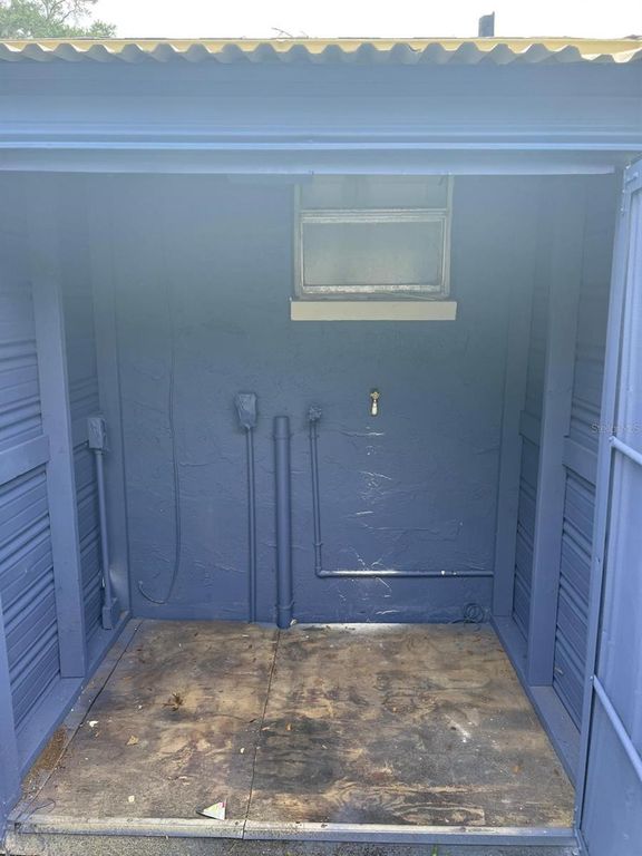 Image 8 of property listing at 10702 N 14TH STREET 2, Tampa, FL 33612