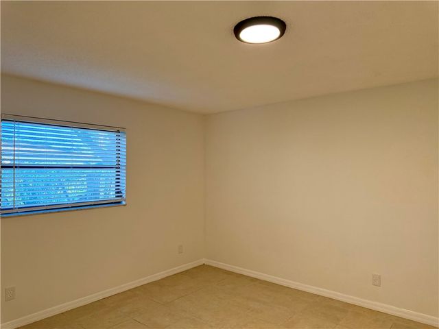 400 18th Street B4, Vero Beach, FL 32960