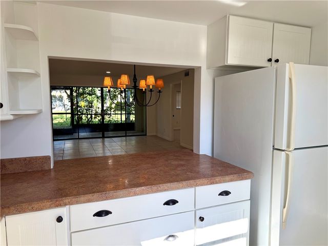 400 18th Street B4, Vero Beach, FL 32960