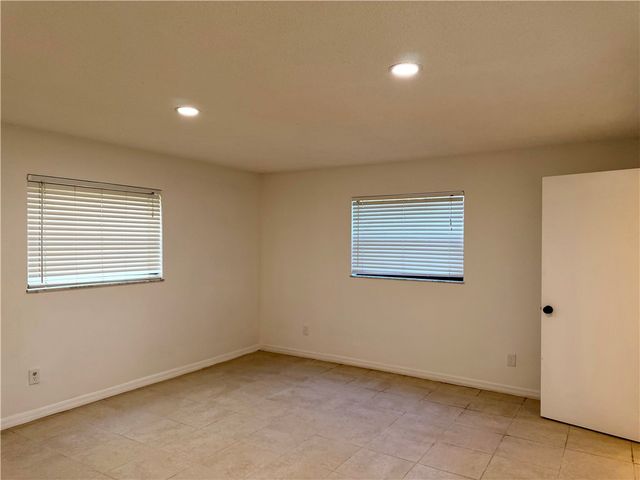 400 18th Street B4, Vero Beach, FL 32960