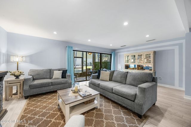 7852 PLAYA DEL REY Court, Jacksonville, FL 32256