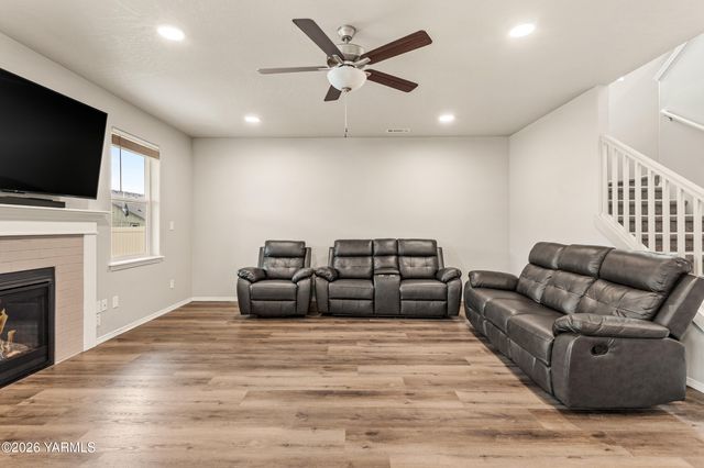 2309 S 58th Ave, Yakima, WA 98903