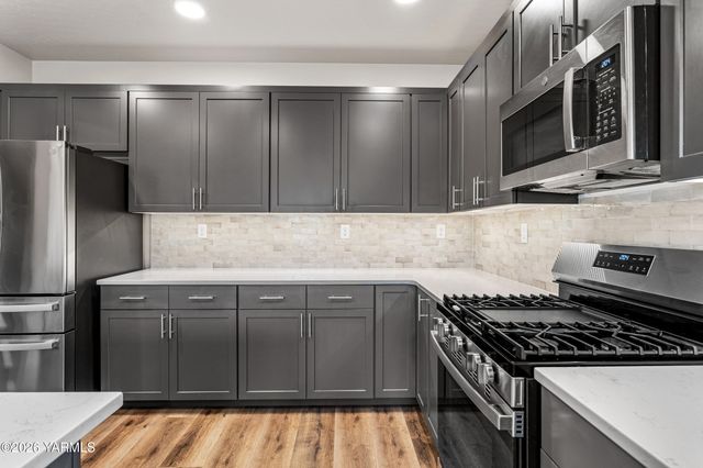 2309 S 58th Ave, Yakima, WA 98903