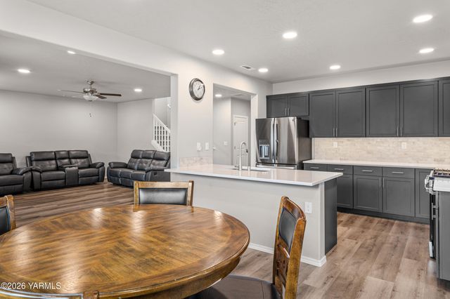 2309 S 58th Ave, Yakima, WA 98903