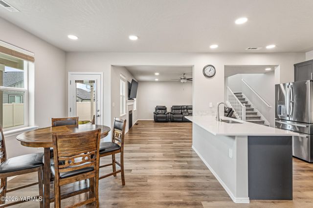 2309 S 58th Ave, Yakima, WA 98903