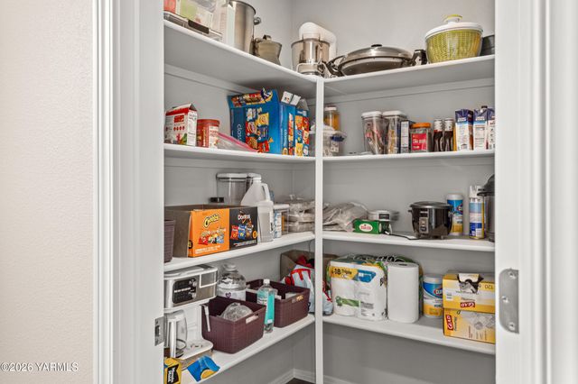 2309 S 58th Ave, Yakima, WA 98903