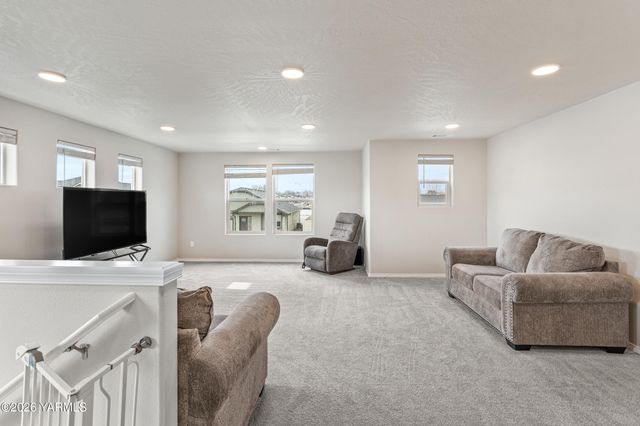 2309 S 58th Ave, Yakima, WA 98903