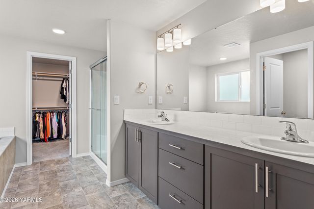 2309 S 58th Ave, Yakima, WA 98903