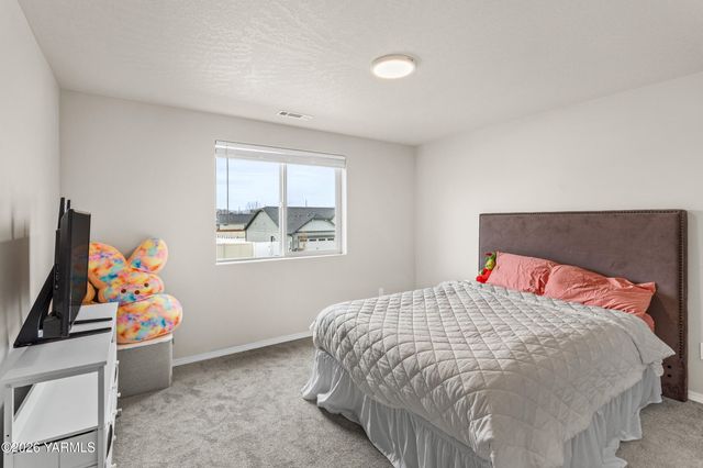 2309 S 58th Ave, Yakima, WA 98903