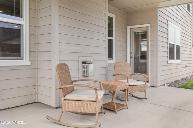 2309 S 58th Ave, Yakima, WA 98903