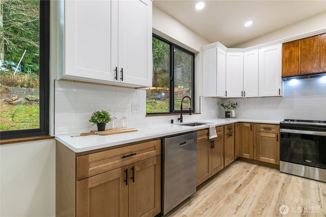 647 Rainbow Drive, Sedro Woolley, WA 98284