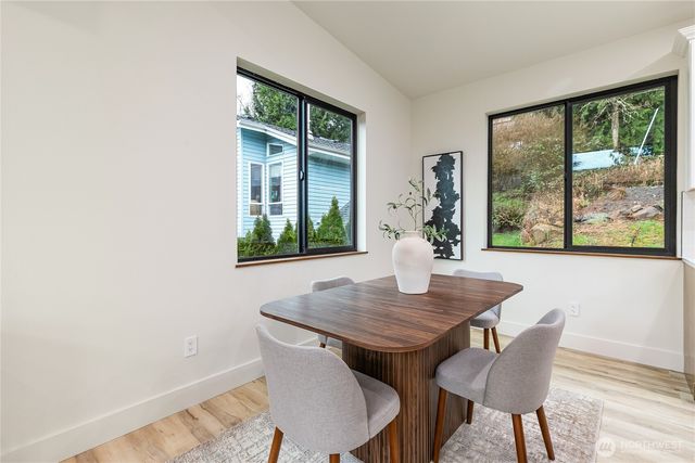 647 Rainbow Drive, Sedro Woolley, WA 98284